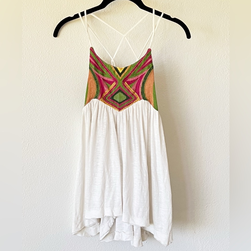 Free People White Flowy Pink and Green Bohemian Embroidered Tank Size Medium - Picture 5 of 13
